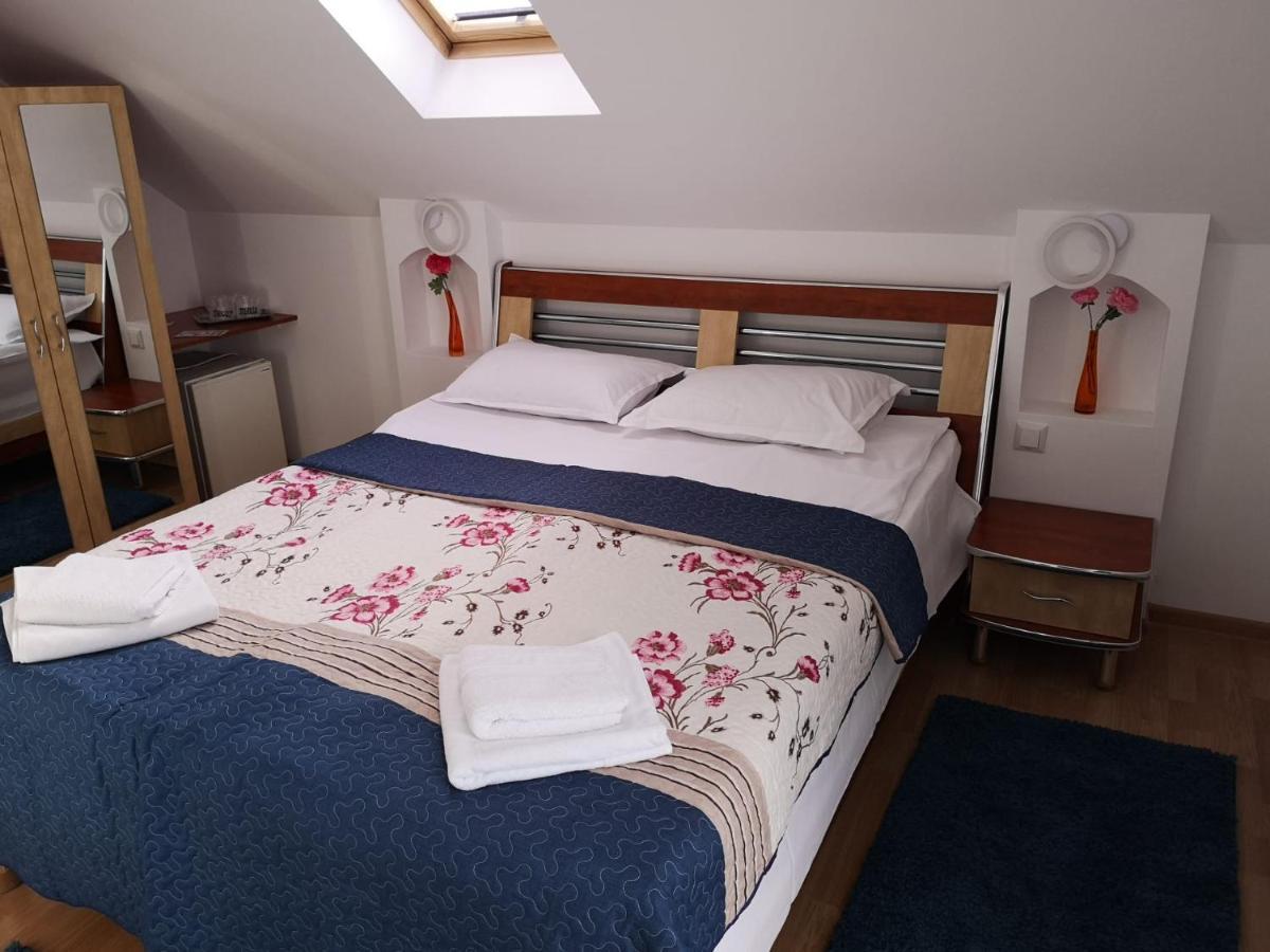 Miraj Hotel Azuga Bagian luar foto