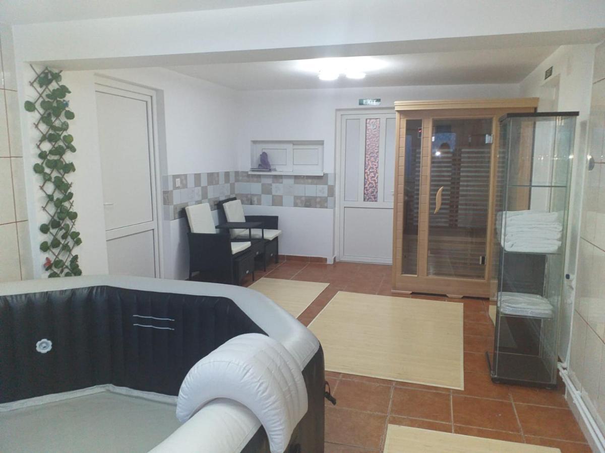 Miraj Hotel Azuga Bagian luar foto
